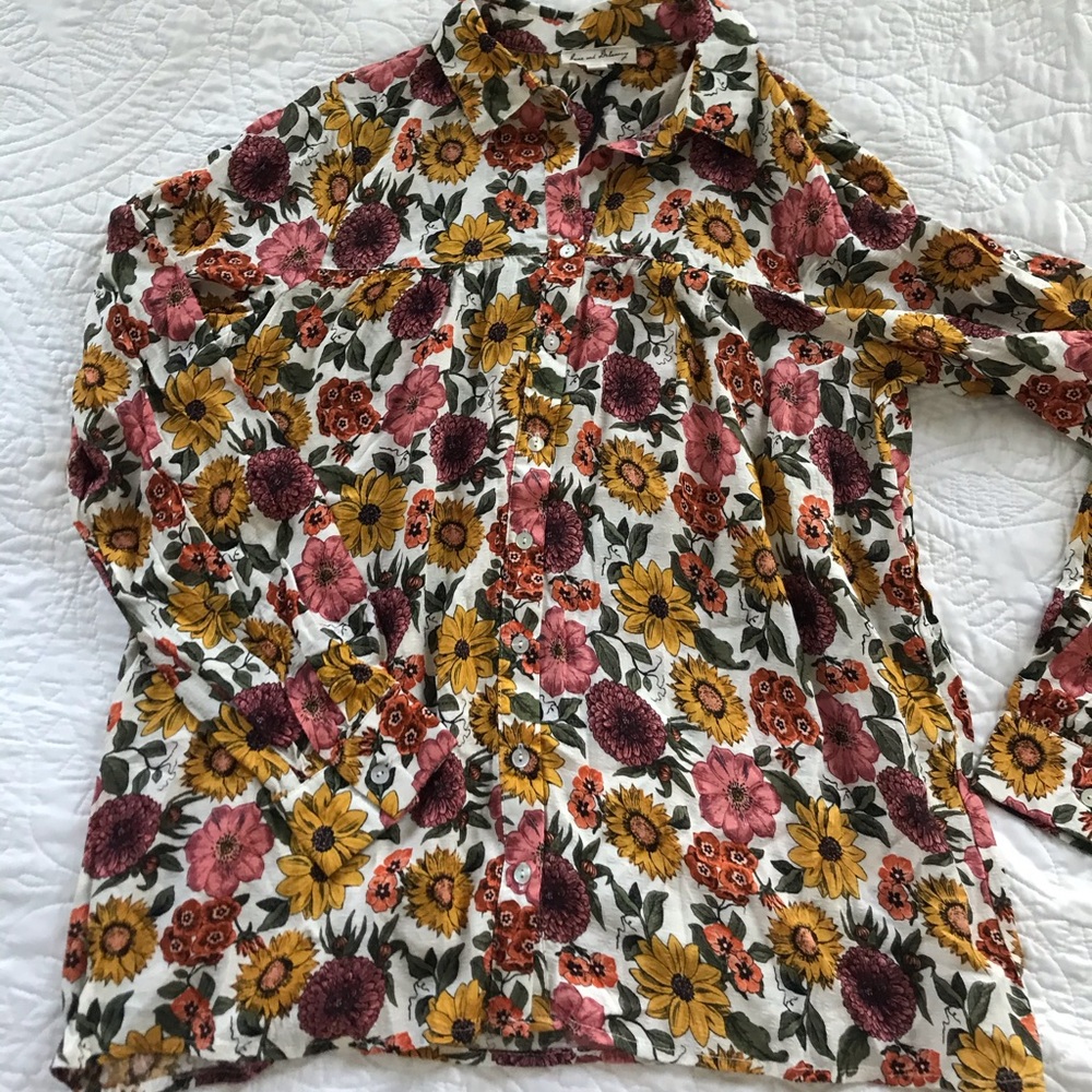 Fall floral brand new flowey blouse